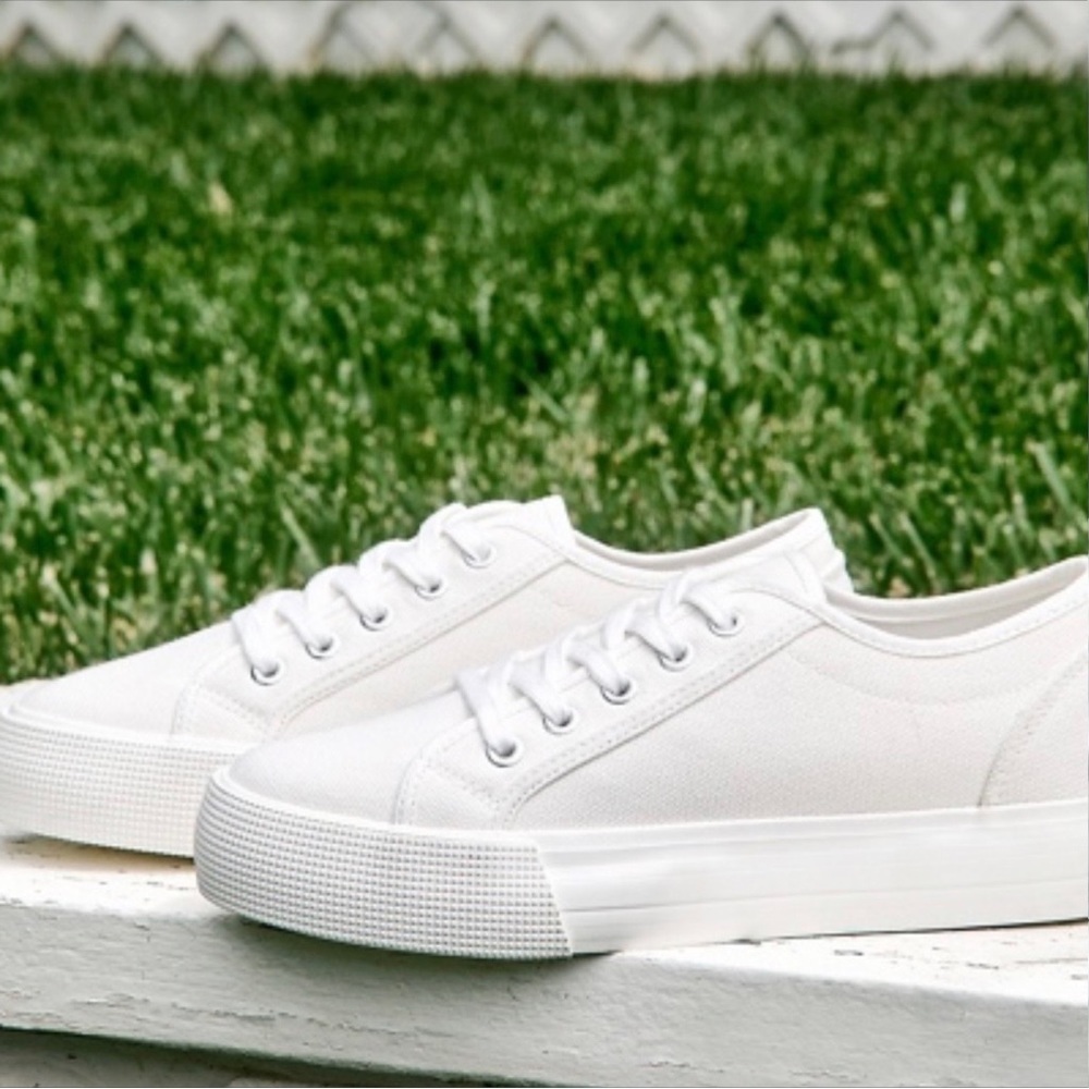 NEW Shoedazzle FIRST TIMER Platform Fashion Sneakers - White Size 9.5